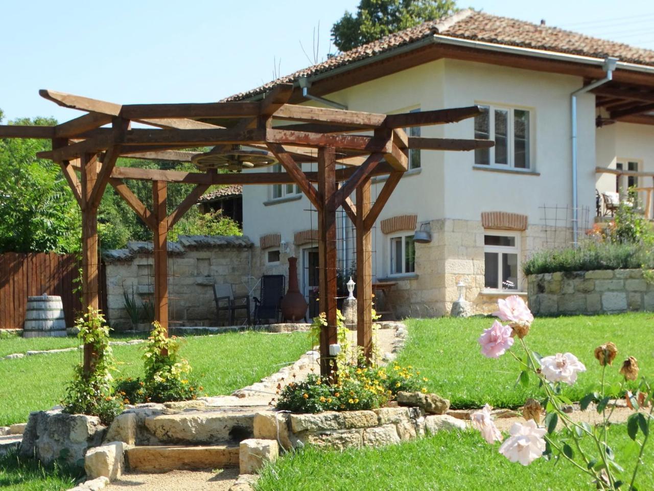 Guest House Biekorf Kostandenets Dış mekan fotoğraf